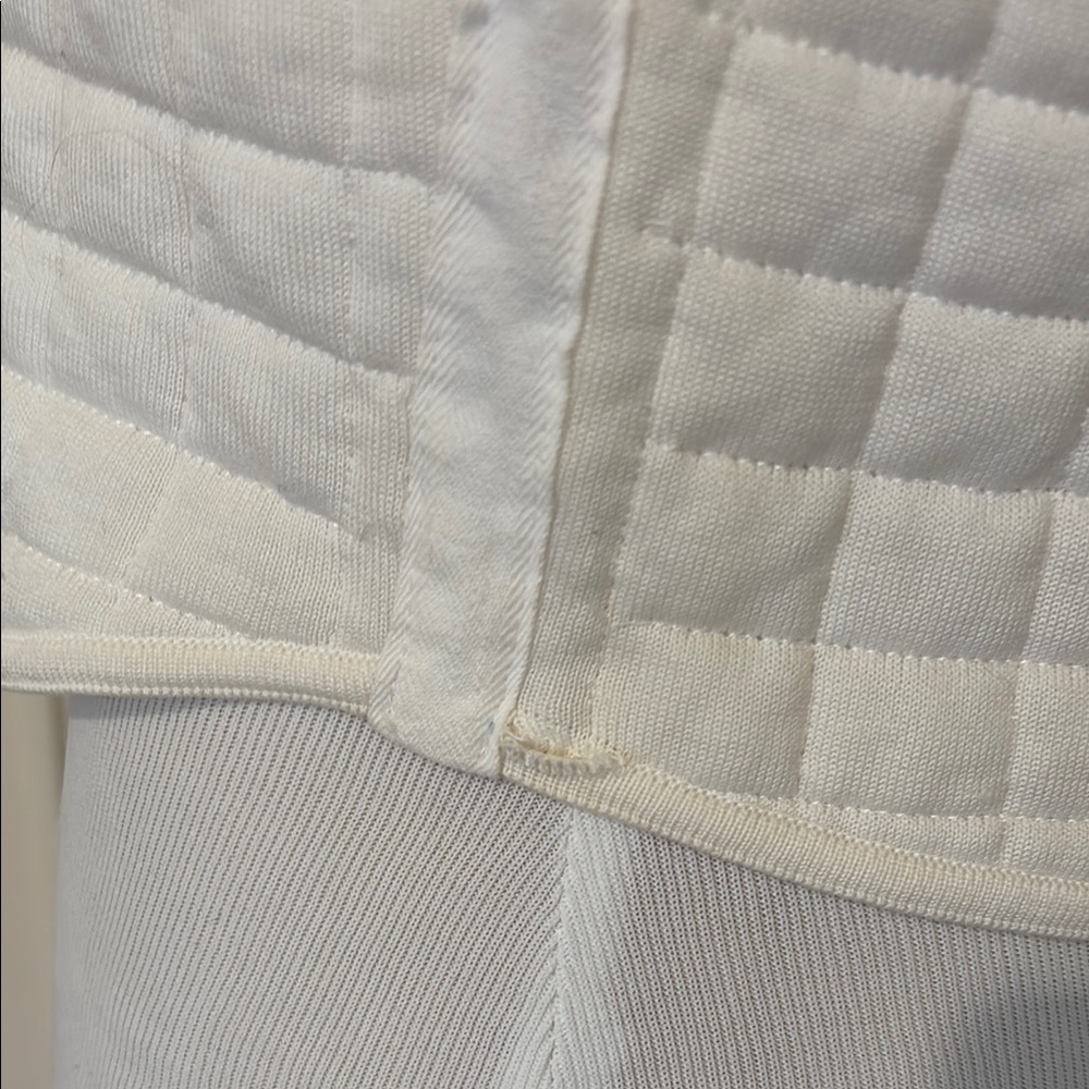 CHANEL Cream Quilted Sleeveless Crop Top - Picture 5 of 10
